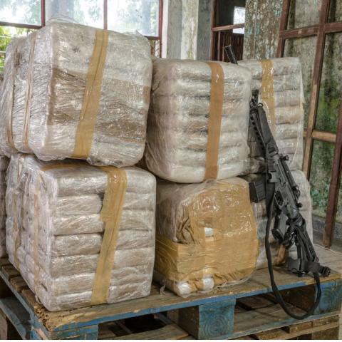 Cuatro personas transportaban la droga, con un valor en el mercado negro de más de 13 millones de pesos.