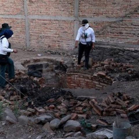 Hallan hornos crematorios y fosas clandestinas con restos humanos en El Salto, Jalisco