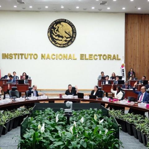 Por unanimidad, los consejeros de la comisión votaron en contra de la emisión de la medida cautelar.