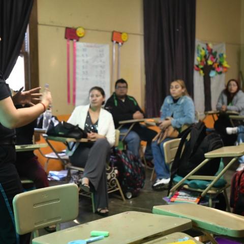 “Conoce la mochila de tu hijo” pretende que padres de familia sepan qué objetos llevan los niños a la escuela