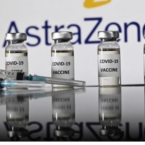 AstraZeneca reconoce que su vacuna anti–COVID causa trombosis "en casos raros"