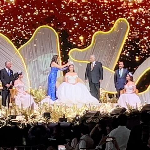 Rita Hidalgo es coronada como Reina de la Feria Nacional de San Marcos 2024