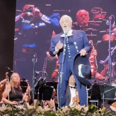 Plácido Domingo ofrece memorable concierto en el Foro de las Estrellas 