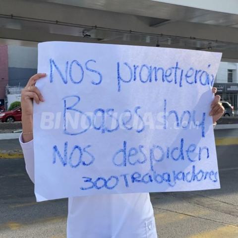 300 trabajadores del sector de salud público son despedidos