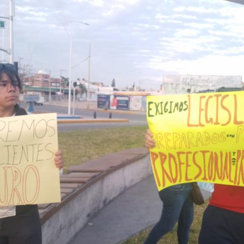 Manifestación por "Maestro Justiciero" 