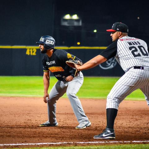 RIELEROS VS CALIENTE DURANGO