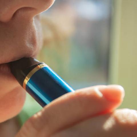 Se vuelve frecuente el consumo de vapeadores en menores de a partir de 9 años de edad