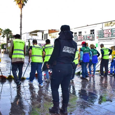 Más de 500 personas prefirieron barrer a permanecer en arresto 