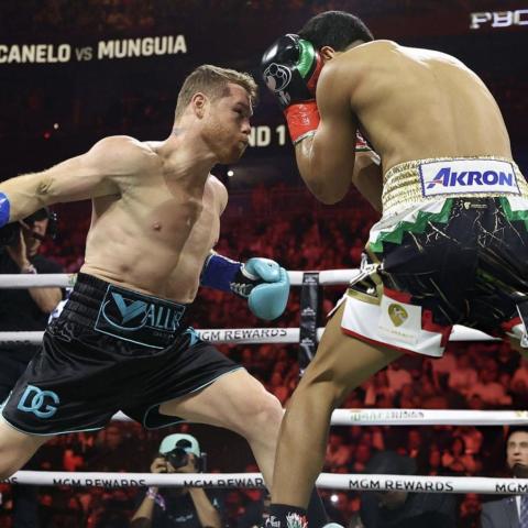 Canelo vs Munguía