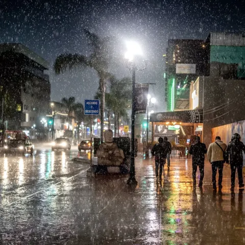 La ola de calor seguirá, pero con algunas lluvias