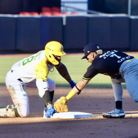 Rieleros 0-4 Sultanes