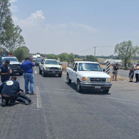 El conductor de la camioneta realizó una maniobra prohibida de vuelta en "U"