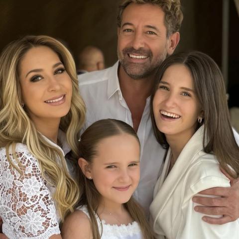 Gerladine Bazán y Gabriel Soto celebran en familia la primera comunión de su hija