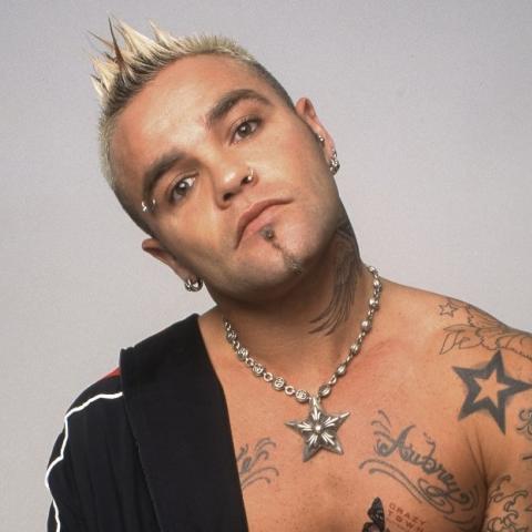 Muere Shifty Shellshock, líder de la banda Crazy Town, a los 49 años