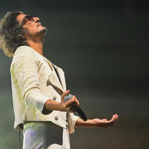 León Larregui pide ayuda para recuperar la cartera que dejó en un auto 