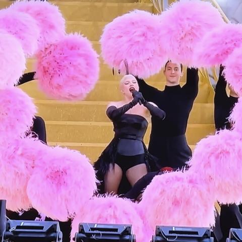 Lady Gaga en el inicio de la ceremonia de inauguración de París 2024