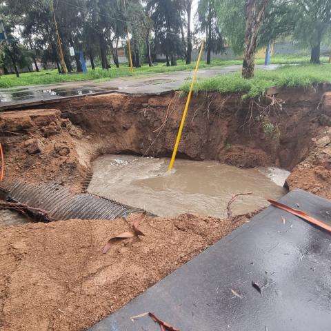 Socavón en Infonavit Ojo de Agua 