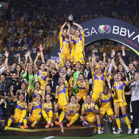 TIGRES FEMENIL CAMPEONAS DE CAMPEONAS