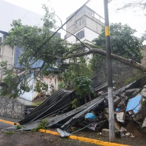 Casa destruida.