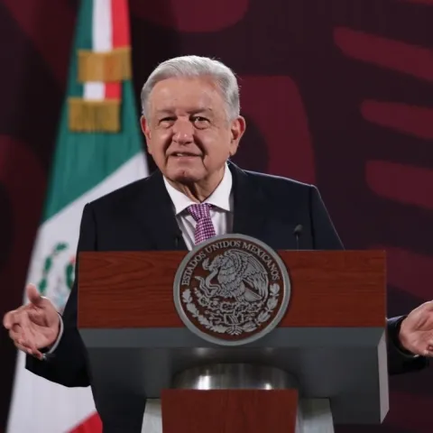 AMLO.