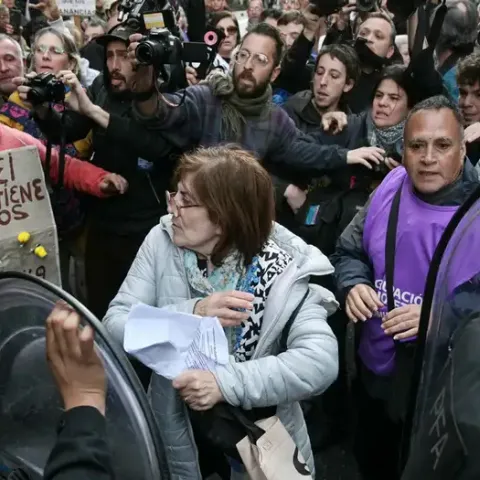 Se manifestaron contra una reforma propuesta por Milei. 