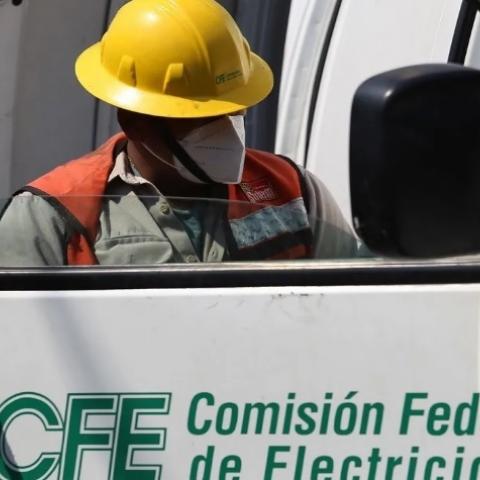 Trabajadores de la CFE lo golpearon con un tubo en la cabeza al sentirse agredidos