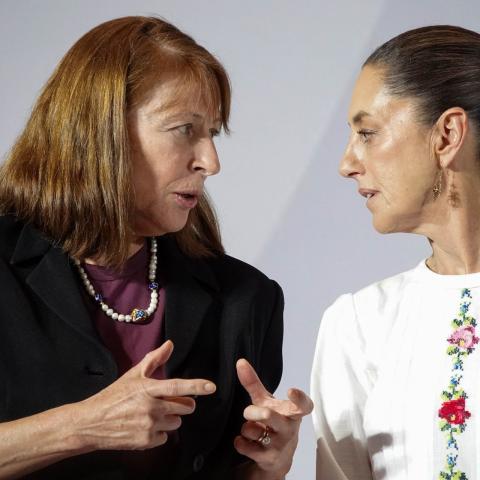 Tatiana Clouthier y Claudia Sheinbaum.