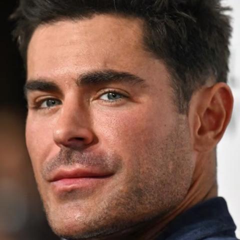 Hospitalizan a Zac Efron luego de ser encontrado en una piscina