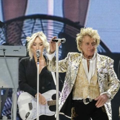 Rod Stewart cancela conciertos tras enfermar de Covid-19 y faringitis