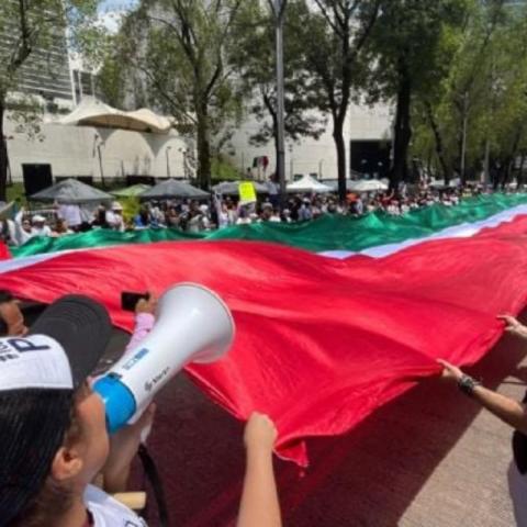 protestas de trabajadores y estudiantes.