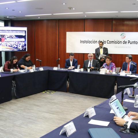 Comisión de Puntos Constitucionales en el Senado