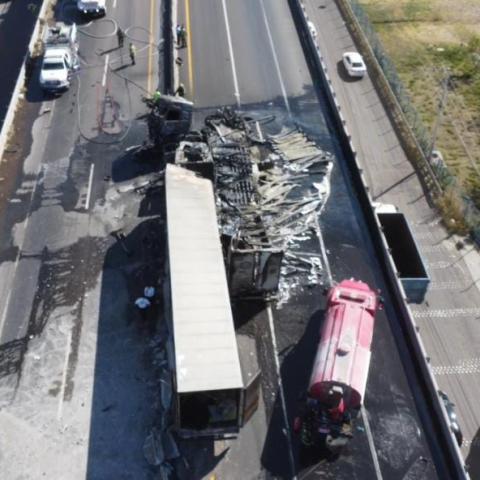 El saldo final fue de un chofer lesionado y cuantiosos daños materiales