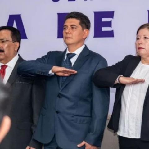 El suplente, Gustavo Alarcón Catalán, alcalde de Chilpancingo.