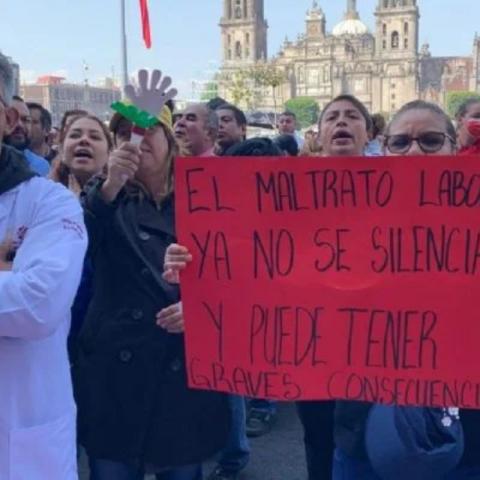 Médicos, enfermeras y demás trabajadores del sector en la Ciudad de México se manifestaron.