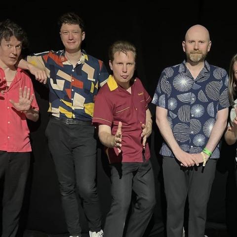 Integrante de Franz Ferdinand exhibe registro sin tapa en Querétaro