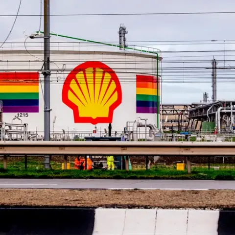 Shell vence: tribunal anula sentencia en defensa del clima