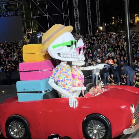 Así se vivió el tradicional Desfile de Calaveras en el centro histórico de Aguascalientes