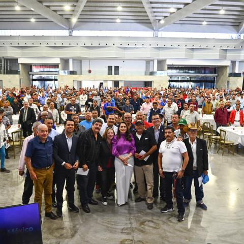 Tere Jiménez y taxistas 