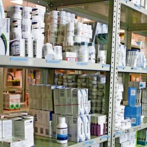 Sheinbaum y farmacéuticas inician diálogo para la compra de medicamentos