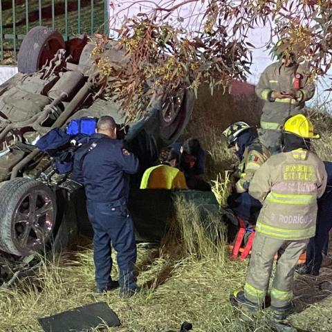 Tuvo que ser rescatado por Bomberos Estatales debido a que terminó prensado