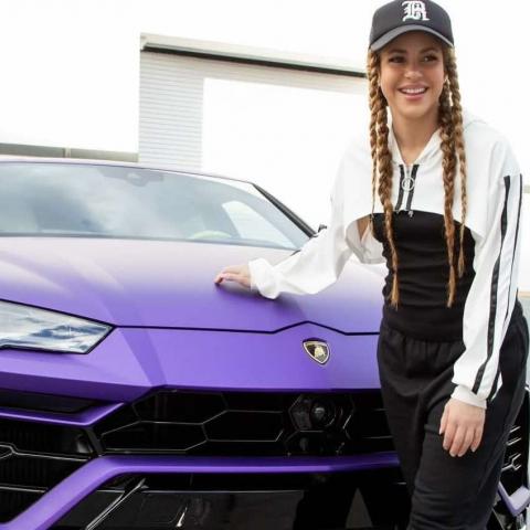 Shakira comparte la dinámica para que uno de sus fans pueda ganar un Lamborghini morado