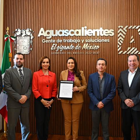 Tere Jiménez en el anuncio de la nueva plaza comercial 