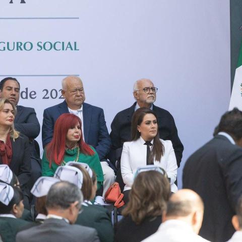 Tere Jiménez en reunión de salud