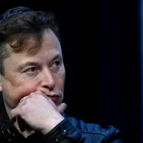 Comisión de Bolsa y Valores demanda a Musk por no informar sobre su participación en Twitter.