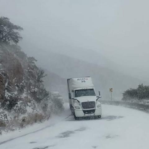 Carretera con nieve