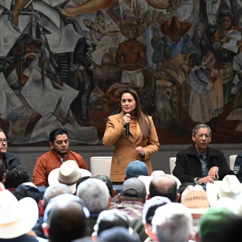 Reunión con productores agropecuarios