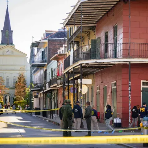 Identifican al responsable del atropello masivo en Nueva Orleans; murió tras el ataque