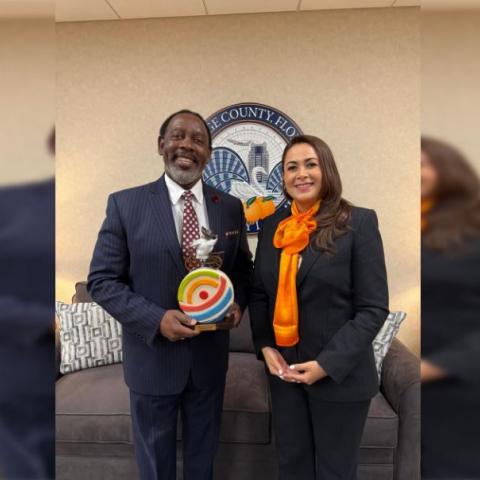 Tere Jiménez y Jerry Demings 