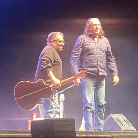 Duelo de trovadores en el Teatro Aguascalientes con Fernando Delgadillo y Alejandro Filio