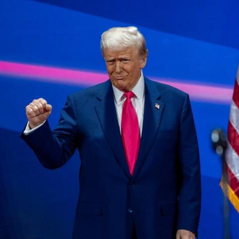 Corte Suprema de EE.UU. permite a Trump revocar el estatus legal de 532 mil migrantes
